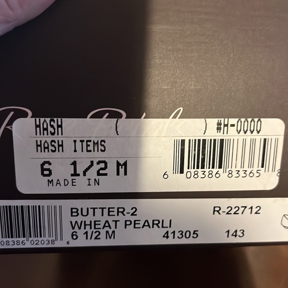 (#132) NWT ladies beige flats by Rose Petals/Walking Cradles. Size 6 1/2 medium - Picture 3 of 8